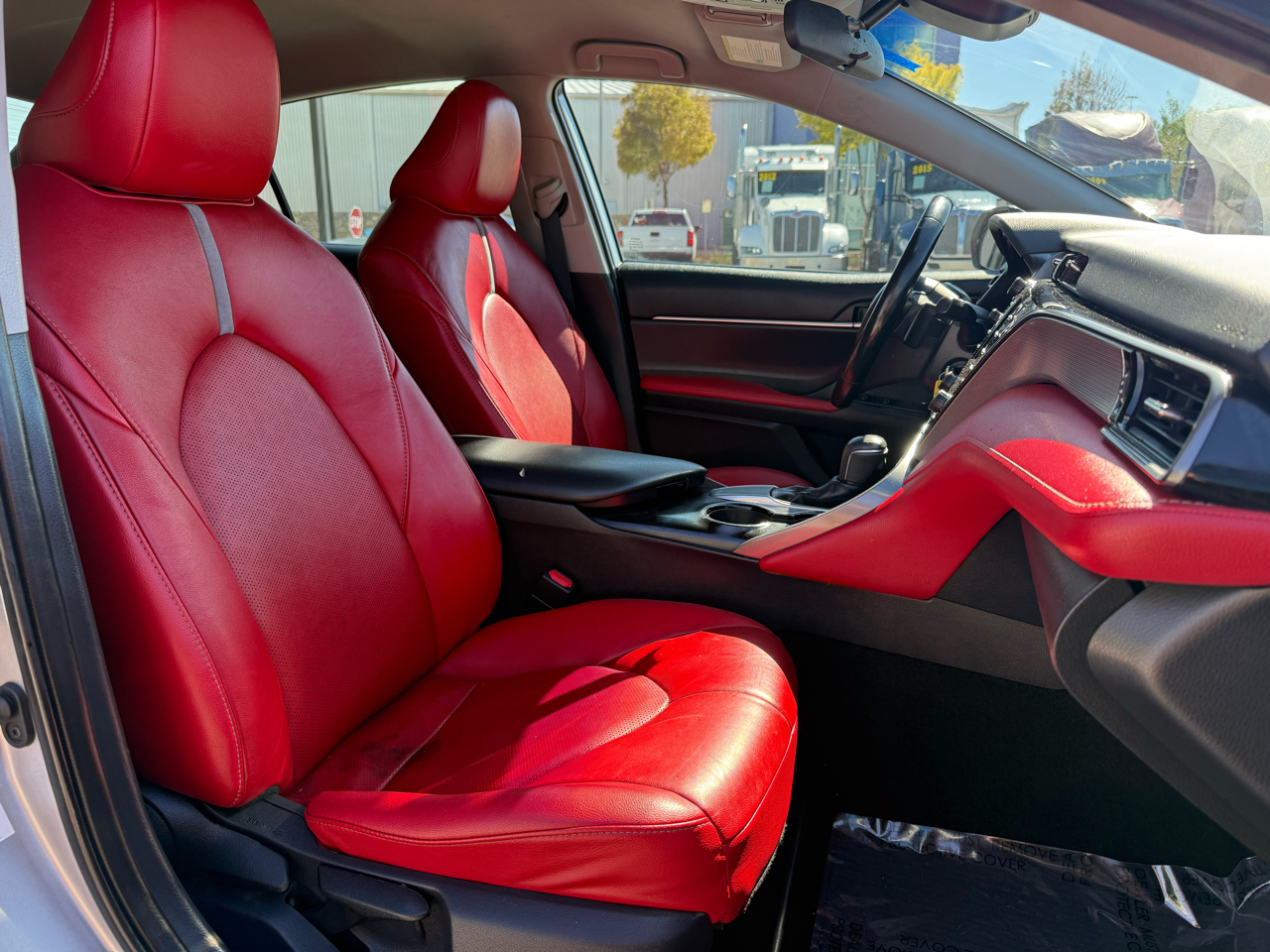 Toyota Camry SE Auto (Natl) 2019