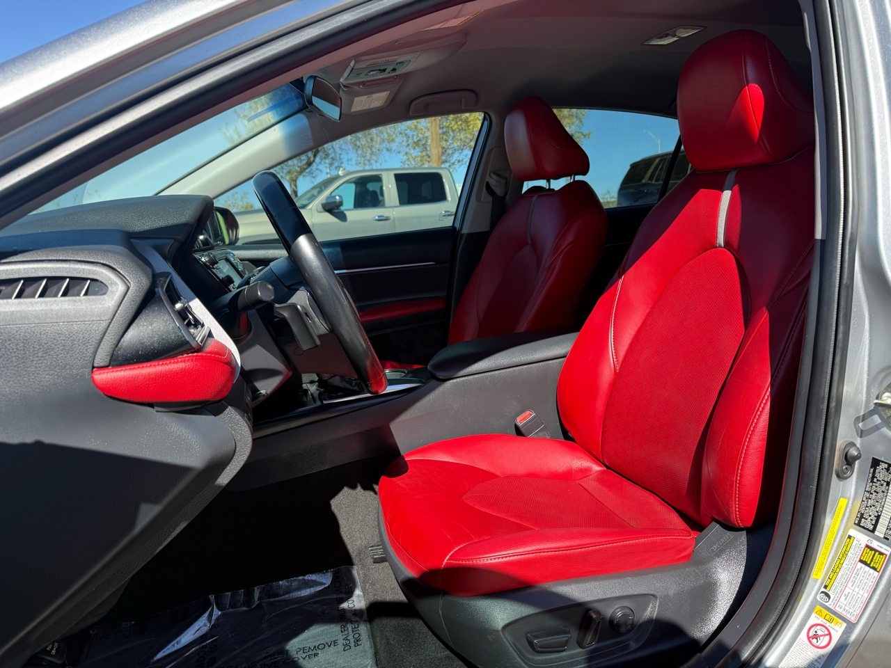 Toyota Camry SE Auto (Natl) 2019