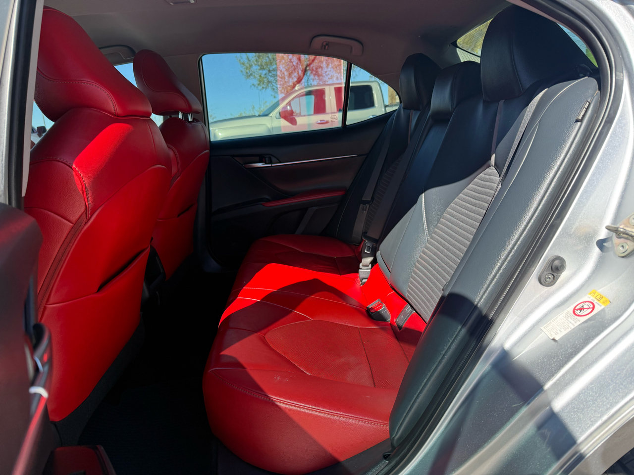 Toyota Camry SE Auto (Natl) 2019
