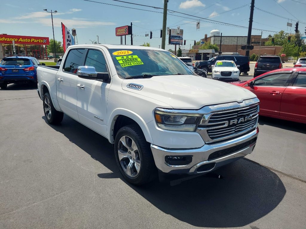 RAM 1500 Laramie 4x4 Crew Cab 5'7" Box 2021