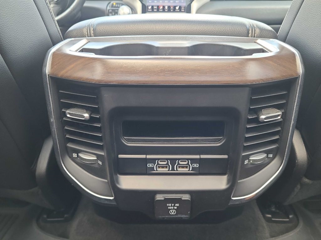 RAM 1500 Laramie 4x4 Crew Cab 5'7" Box 2021