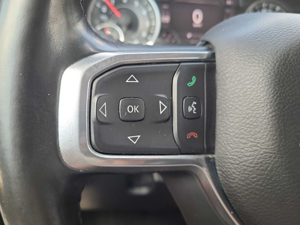 RAM 1500 Laramie 4x4 Crew Cab 5'7" Box 2021