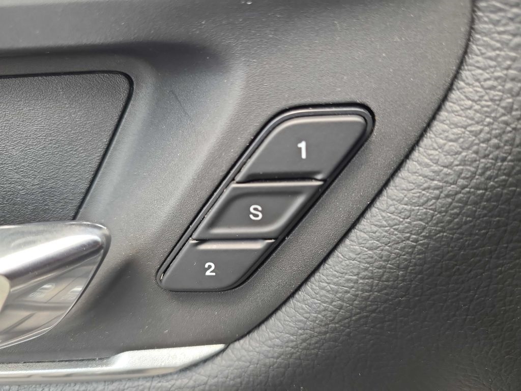 RAM 1500 Laramie 4x4 Crew Cab 5'7" Box 2021