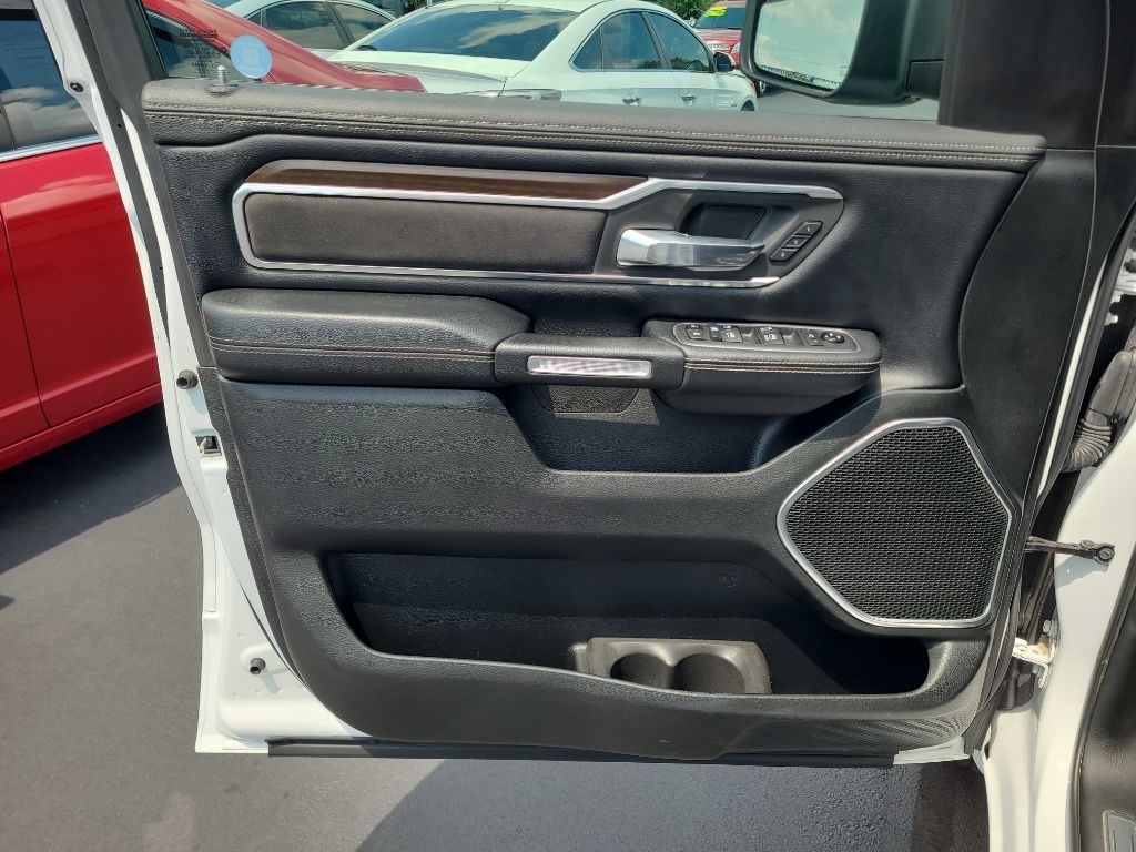 RAM 1500 Laramie 4x4 Crew Cab 5'7" Box 2021