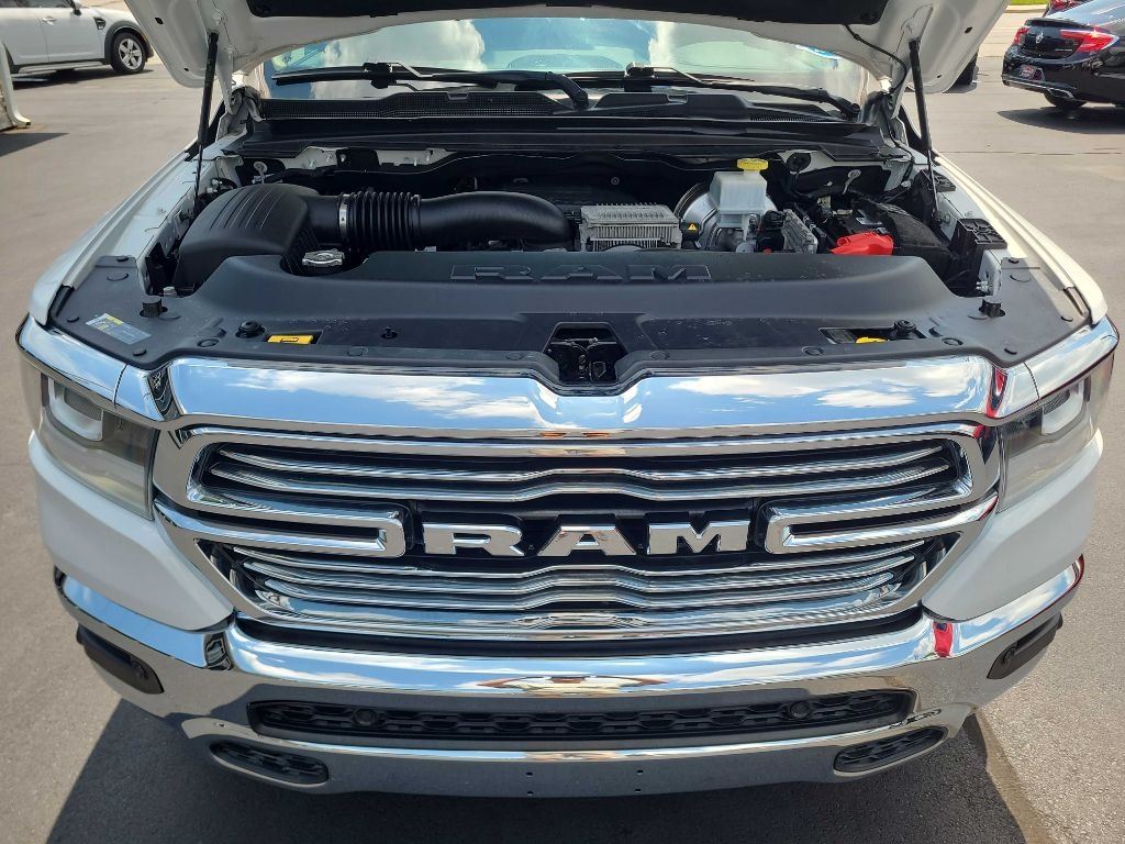 RAM 1500 Laramie 4x4 Crew Cab 5'7" Box 2021