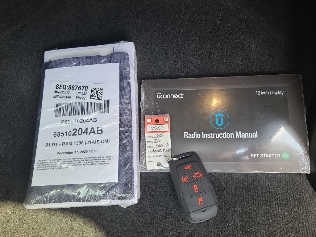 RAM 1500 Laramie 4x4 Crew Cab 5'7" Box 2021