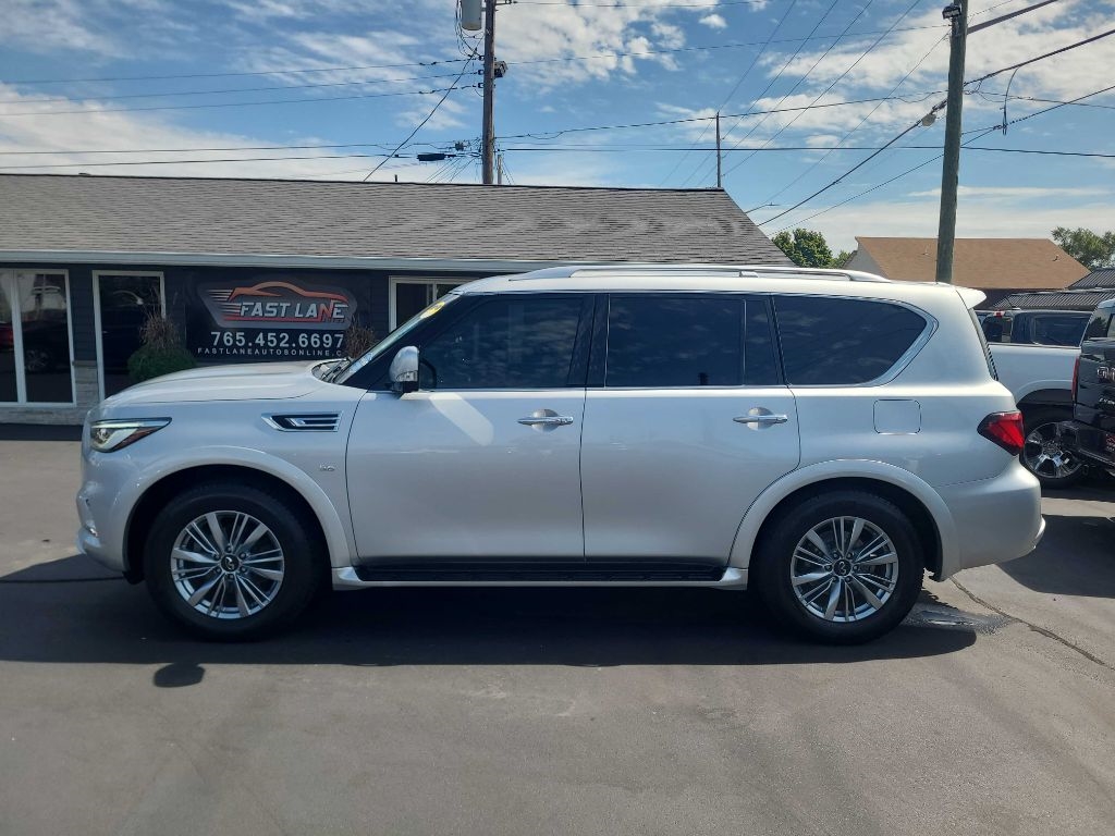2019 Infiniti QX80 Luxe photo 2