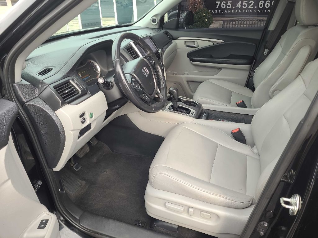 2017 Honda Pilot EX-L photo 10