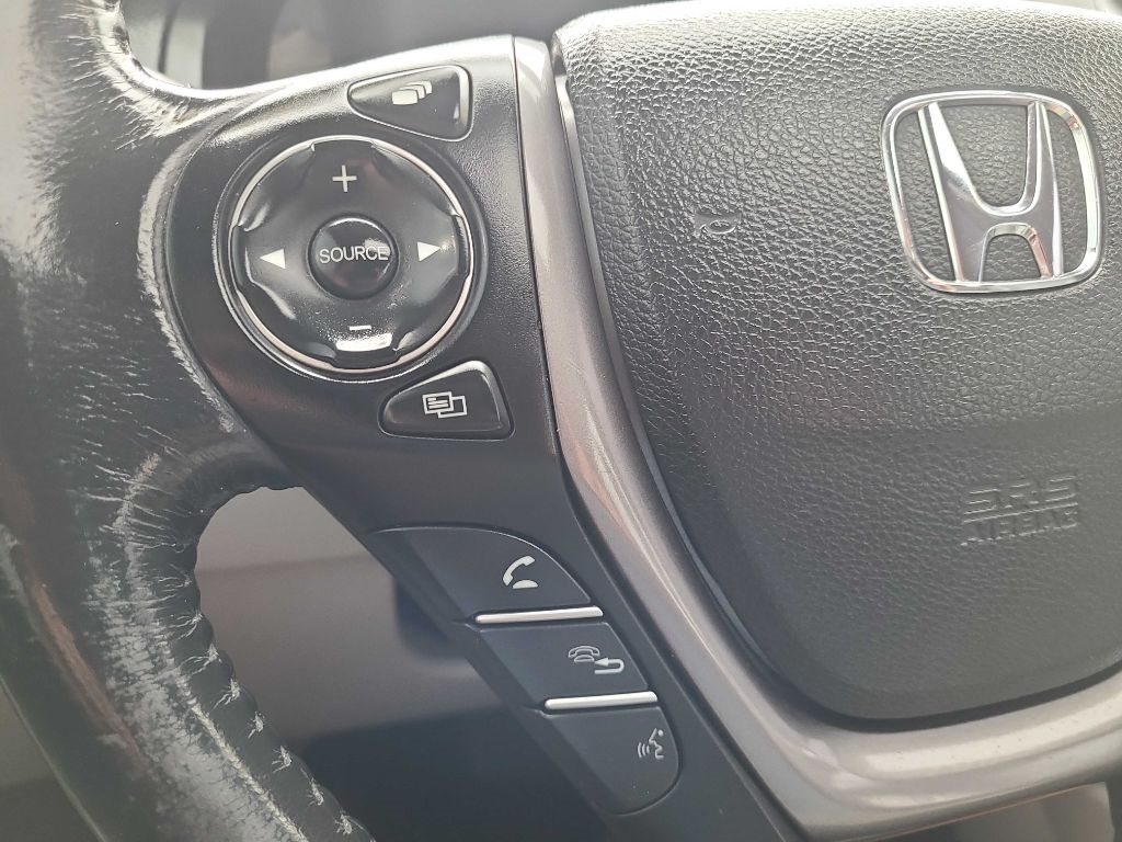 2017 Honda Pilot EX-L photo 23