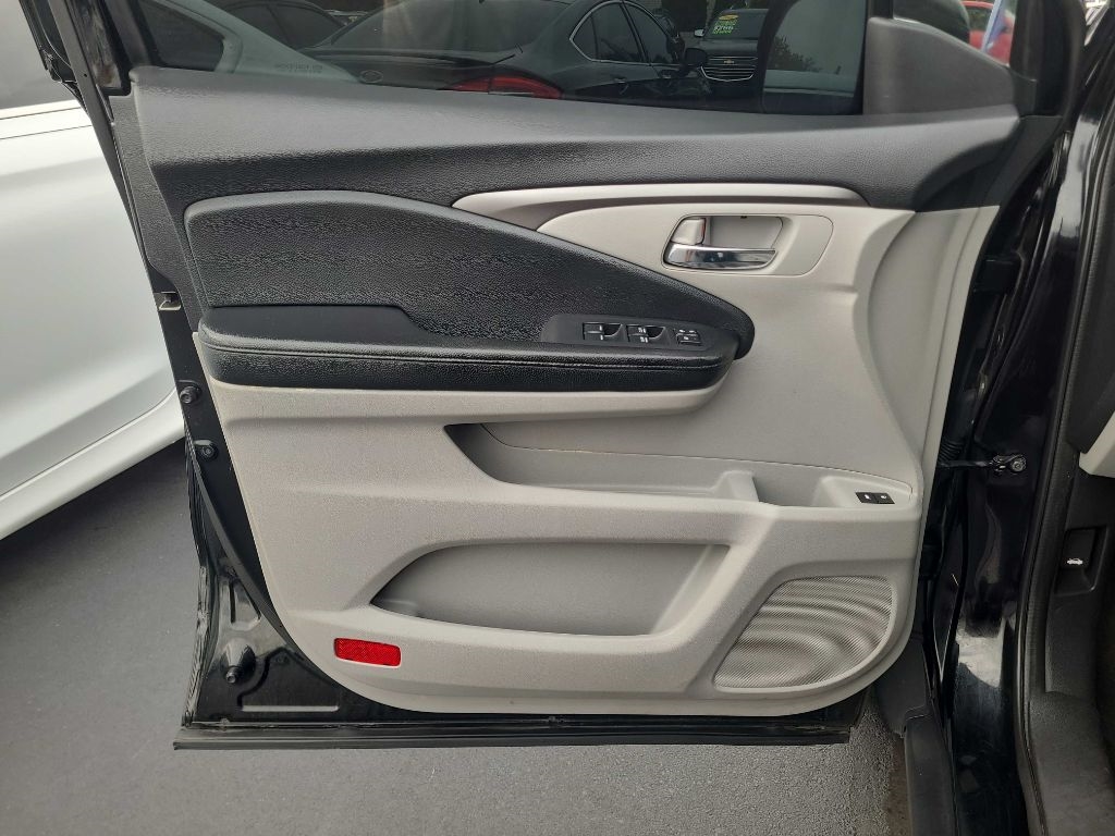 2017 Honda Pilot EX-L photo 33