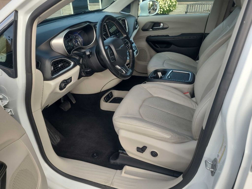 Chrysler Pacifica Touring L FWD 2021