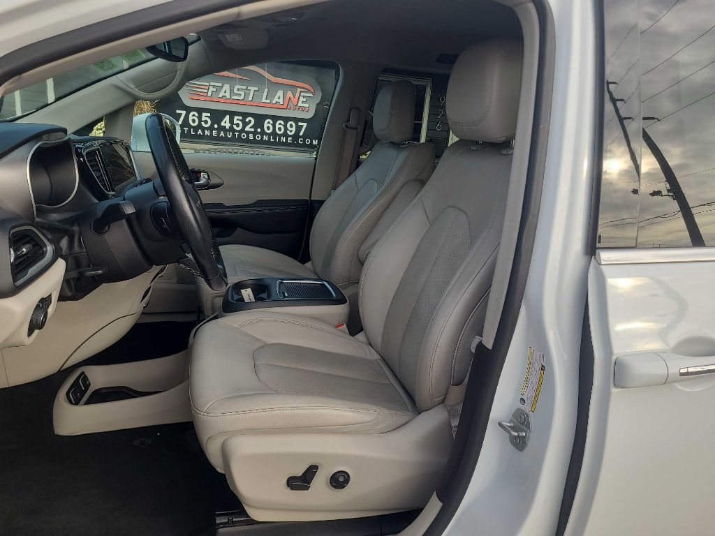 Chrysler Pacifica Touring L FWD 2021