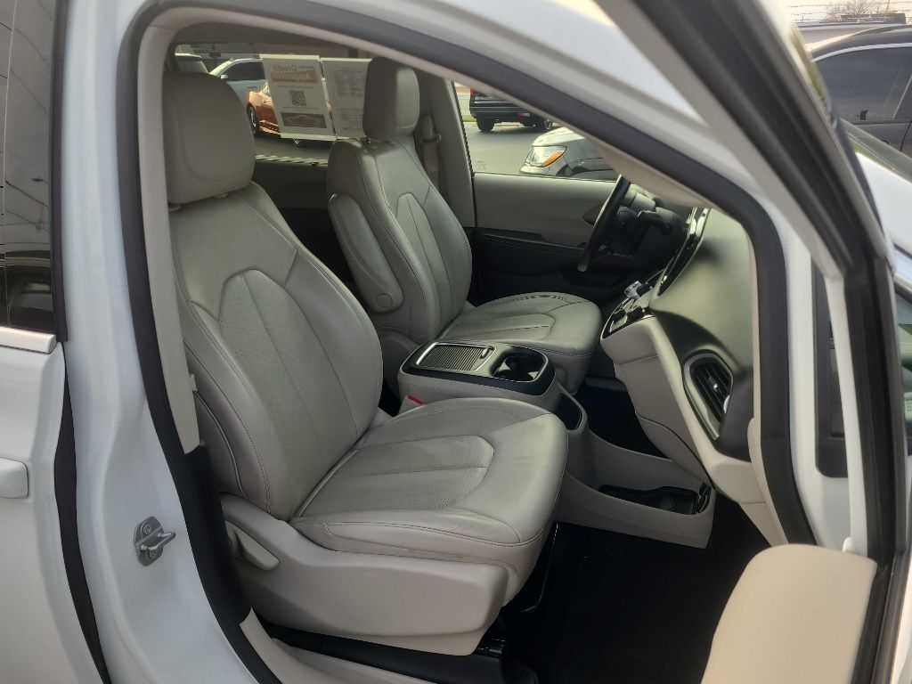 Chrysler Pacifica Touring L FWD 2021