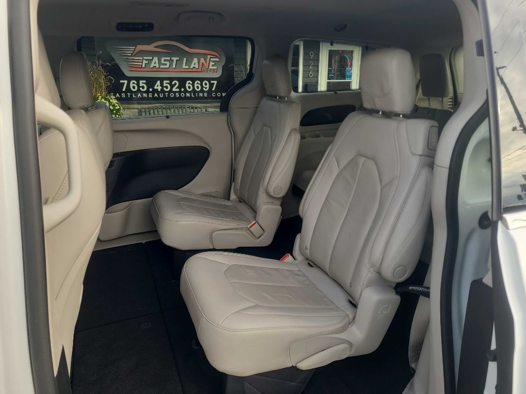 Chrysler Pacifica Touring L FWD 2021