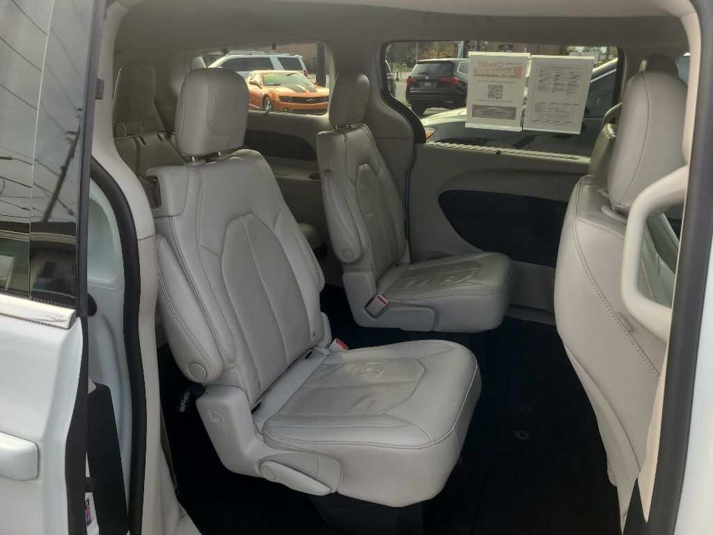 Chrysler Pacifica Touring L FWD 2021