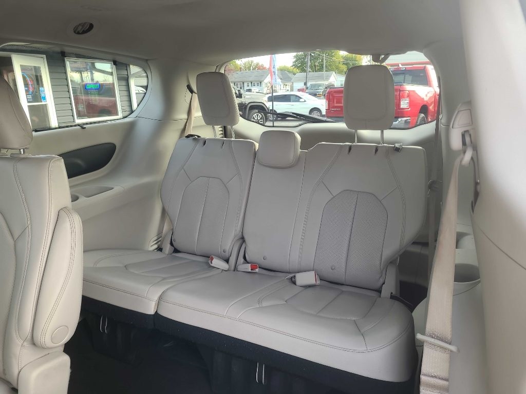 Chrysler Pacifica Touring L FWD 2021