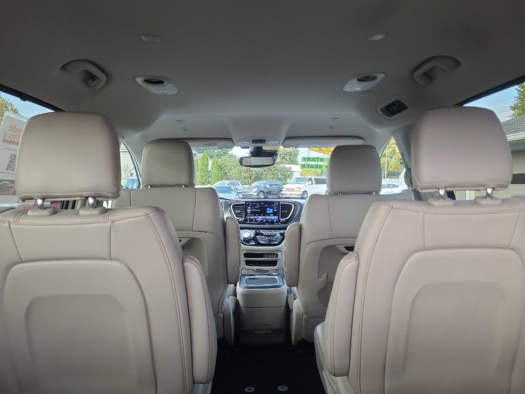 Chrysler Pacifica Touring L FWD 2021