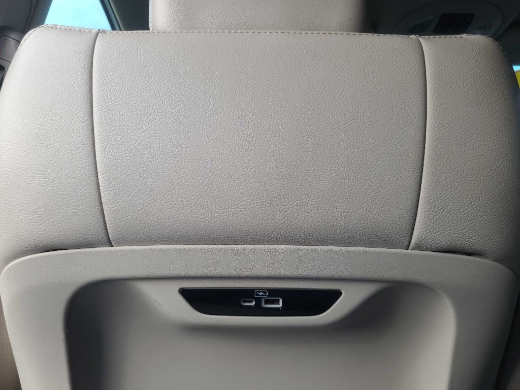 Chrysler Pacifica Touring L FWD 2021