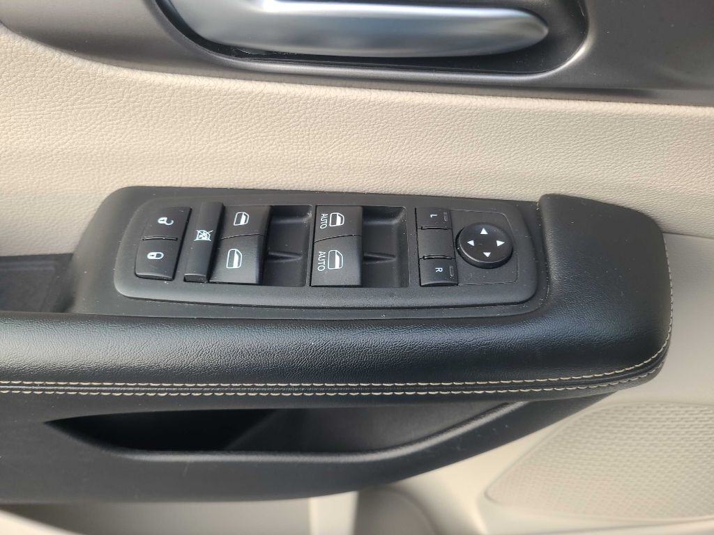 Chrysler Pacifica Touring L FWD 2021