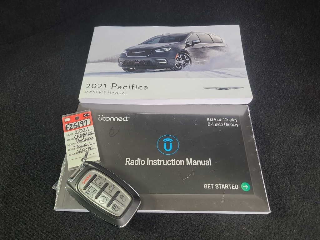 Chrysler Pacifica Touring L FWD 2021