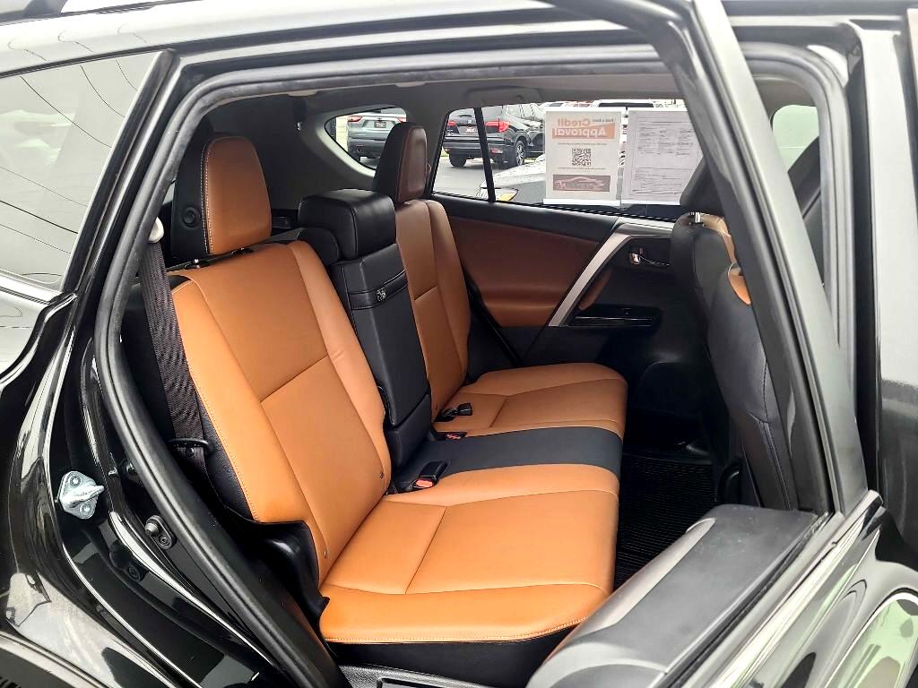 Toyota RAV4 Hybrid Limited AWD (Natl) 2017