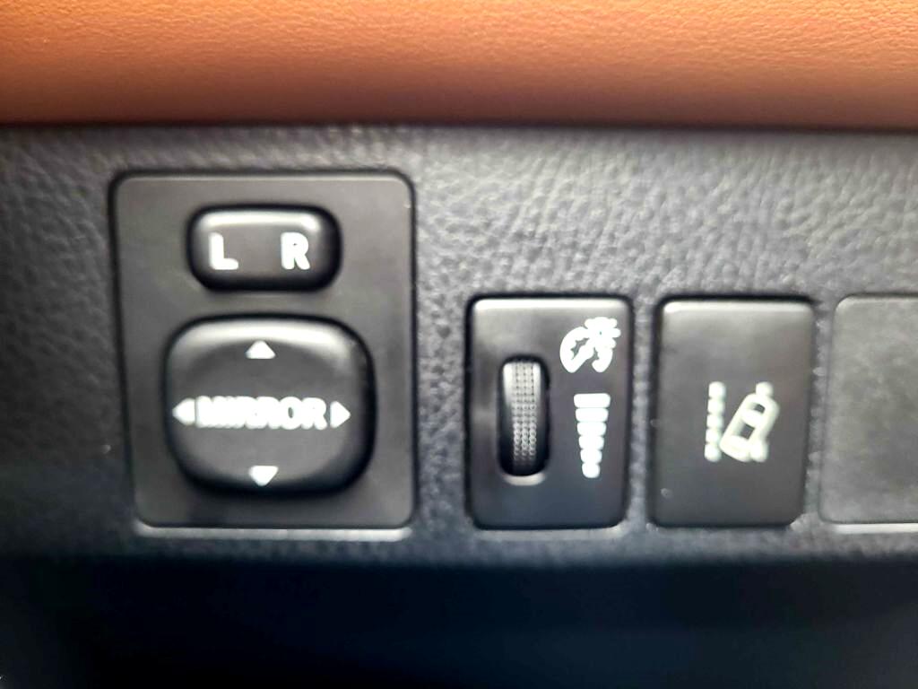 Toyota RAV4 Hybrid Limited AWD (Natl) 2017