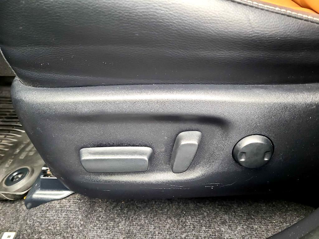 Toyota RAV4 Hybrid Limited AWD (Natl) 2017