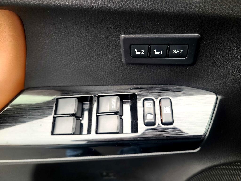 Toyota RAV4 Hybrid Limited AWD (Natl) 2017