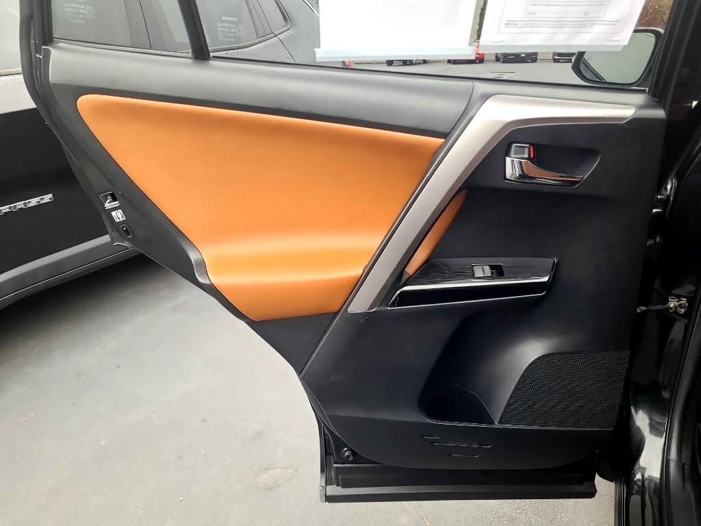 Toyota RAV4 Hybrid Limited AWD (Natl) 2017