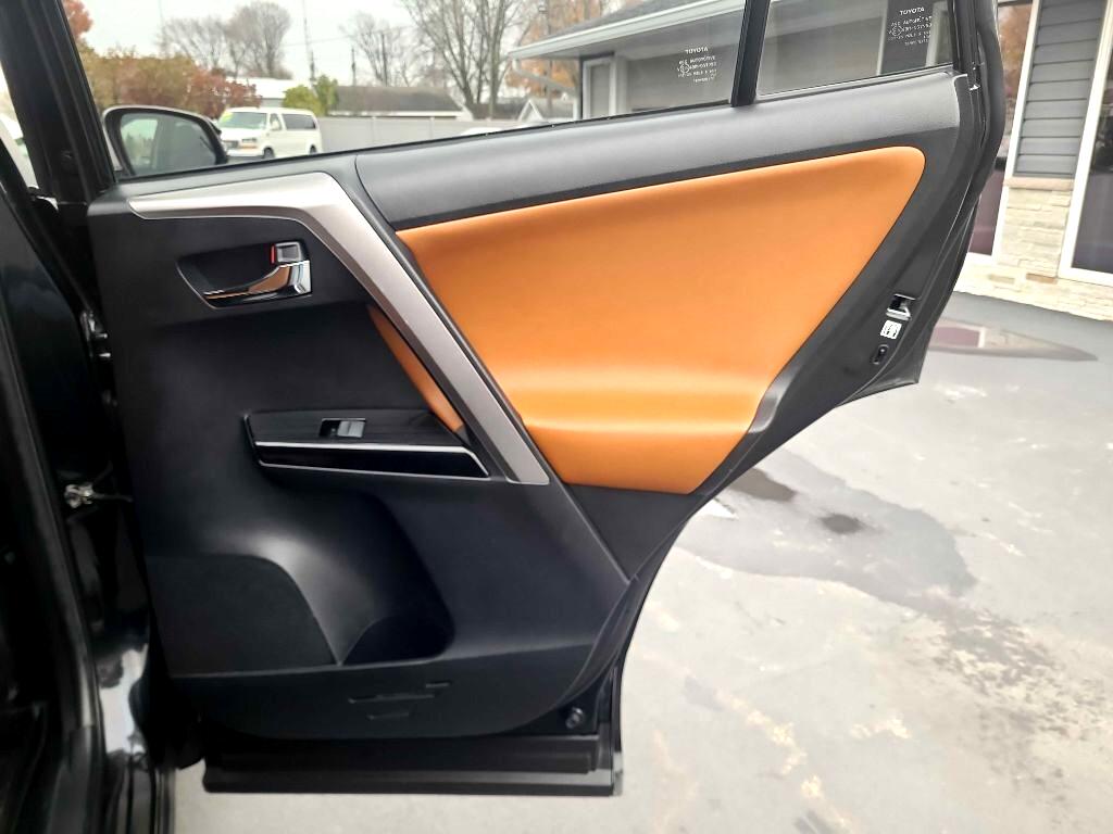 Toyota RAV4 Hybrid Limited AWD (Natl) 2017