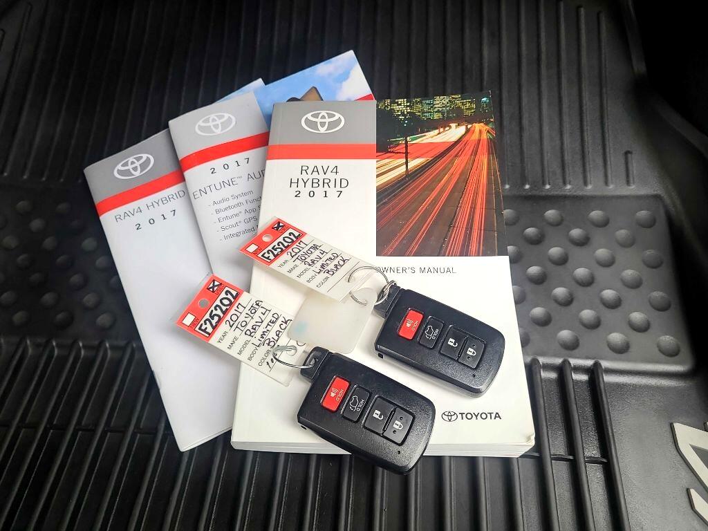 Toyota RAV4 Hybrid Limited AWD (Natl) 2017