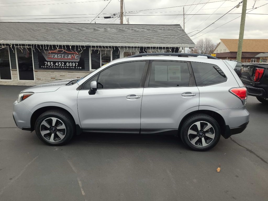 2017 Subaru Forester 2.5i Premium photo 2