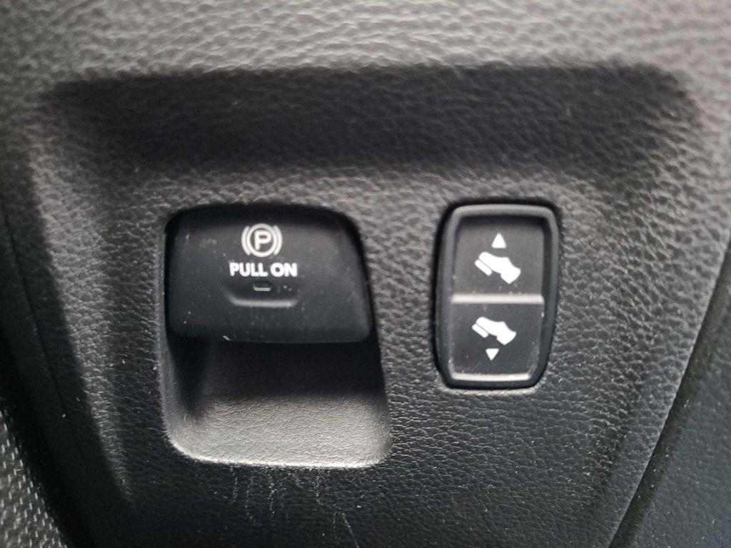 RAM 1500 Big Horn/Lone Star 4x4 Crew Cab 5'7" Box 2019