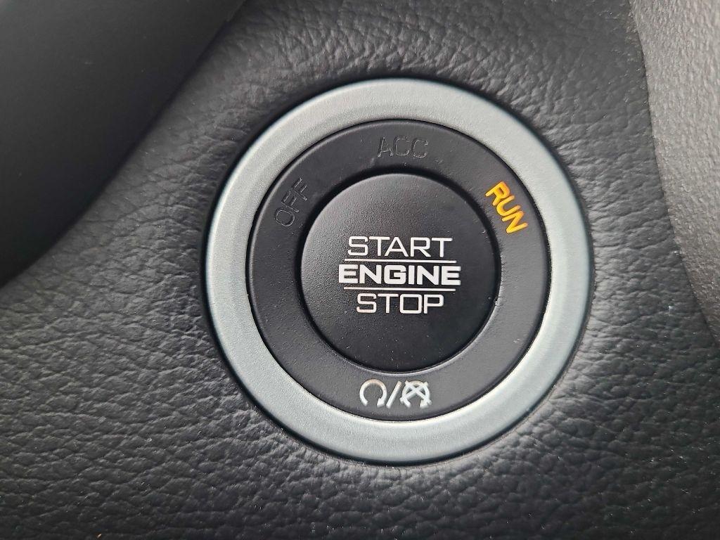 RAM 1500 Big Horn/Lone Star 4x4 Crew Cab 5'7" Box 2019