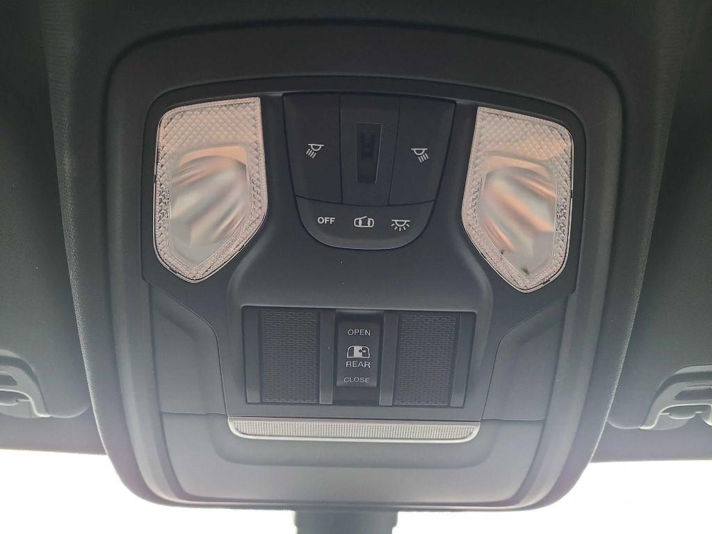 RAM 1500 Big Horn/Lone Star 4x4 Crew Cab 5'7" Box 2019