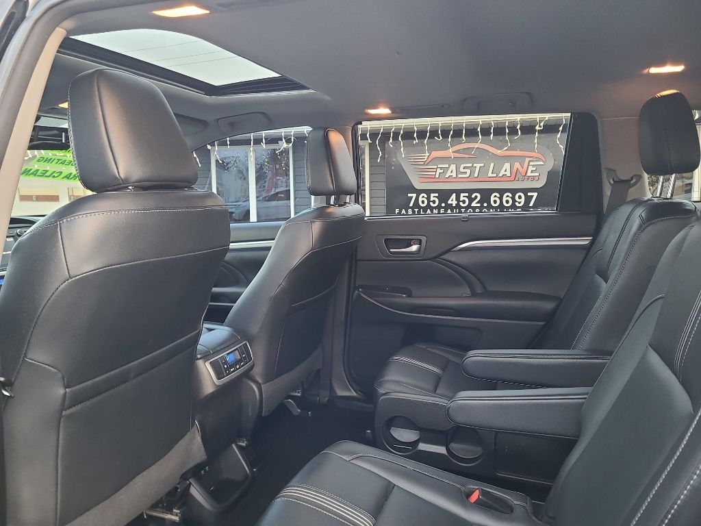 Toyota Highlander SE V6 AWD (Natl) 2018