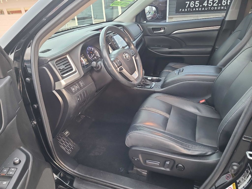 Toyota Highlander SE V6 AWD (Natl) 2018