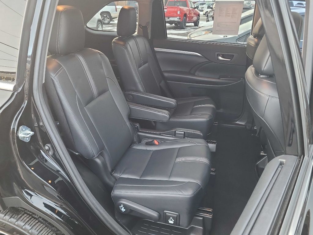 Toyota Highlander SE V6 AWD (Natl) 2018