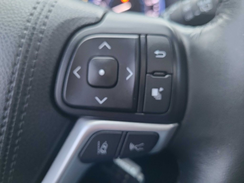 Toyota Highlander SE V6 AWD (Natl) 2018