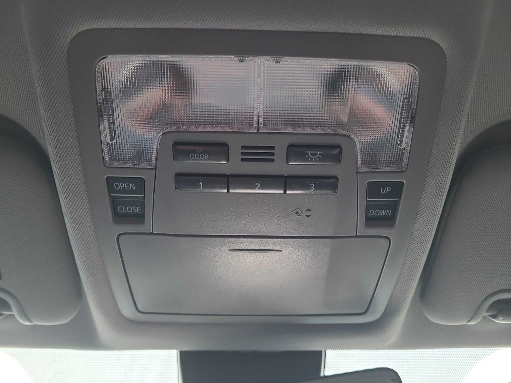 Toyota Highlander SE V6 AWD (Natl) 2018