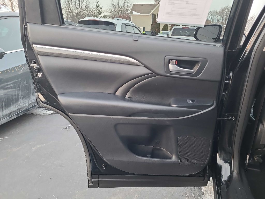 Toyota Highlander SE V6 AWD (Natl) 2018