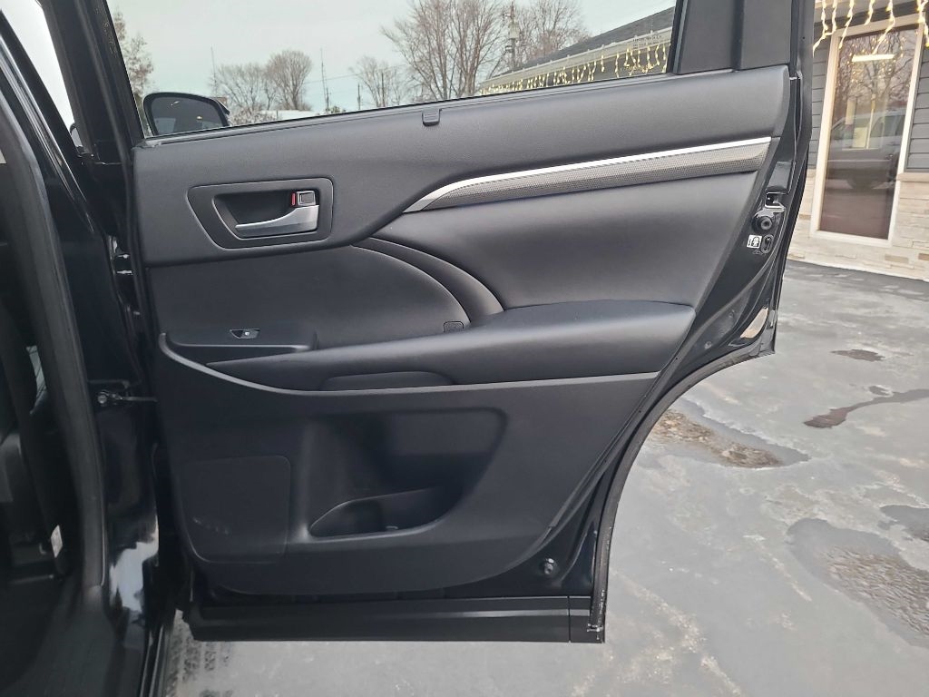 Toyota Highlander SE V6 AWD (Natl) 2018