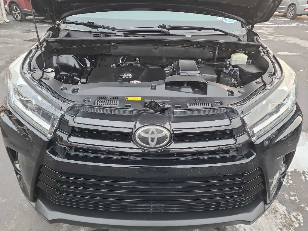 Toyota Highlander SE V6 AWD (Natl) 2018