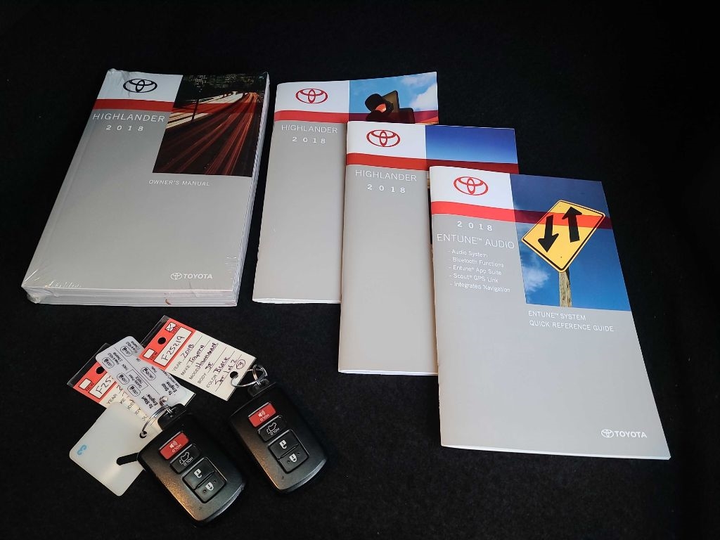 Toyota Highlander SE V6 AWD (Natl) 2018