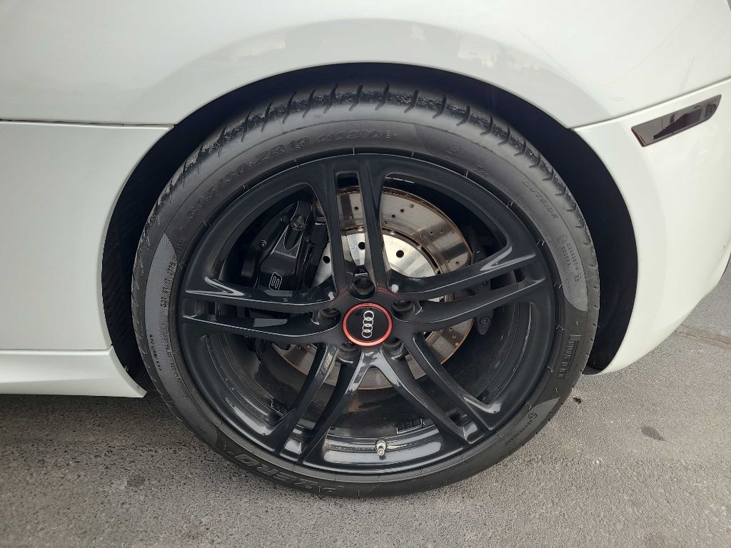 Audi R8 2dr Conv Auto quattro Spyder 5.2L 2012