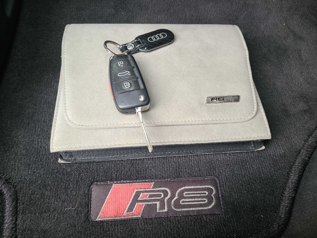 Audi R8 2dr Conv Auto quattro Spyder 5.2L 2012