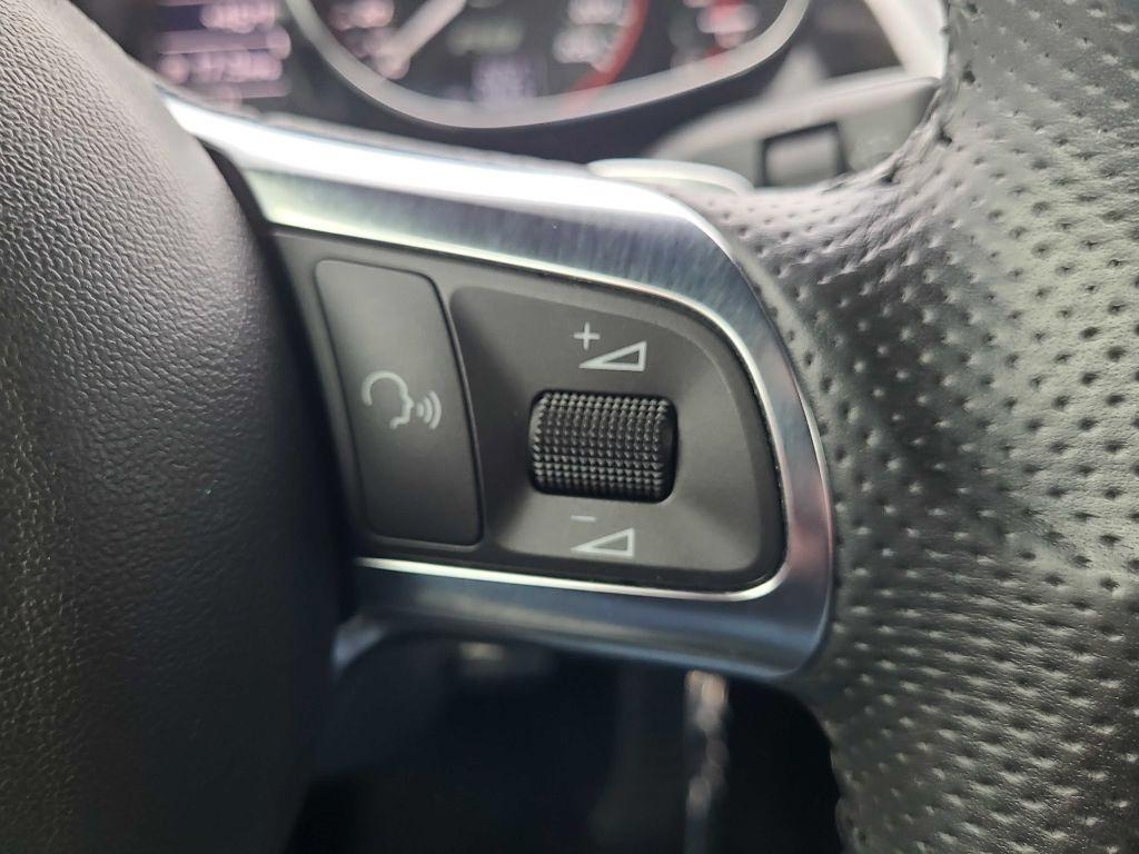 Audi R8 2dr Conv Auto quattro Spyder 5.2L 2012