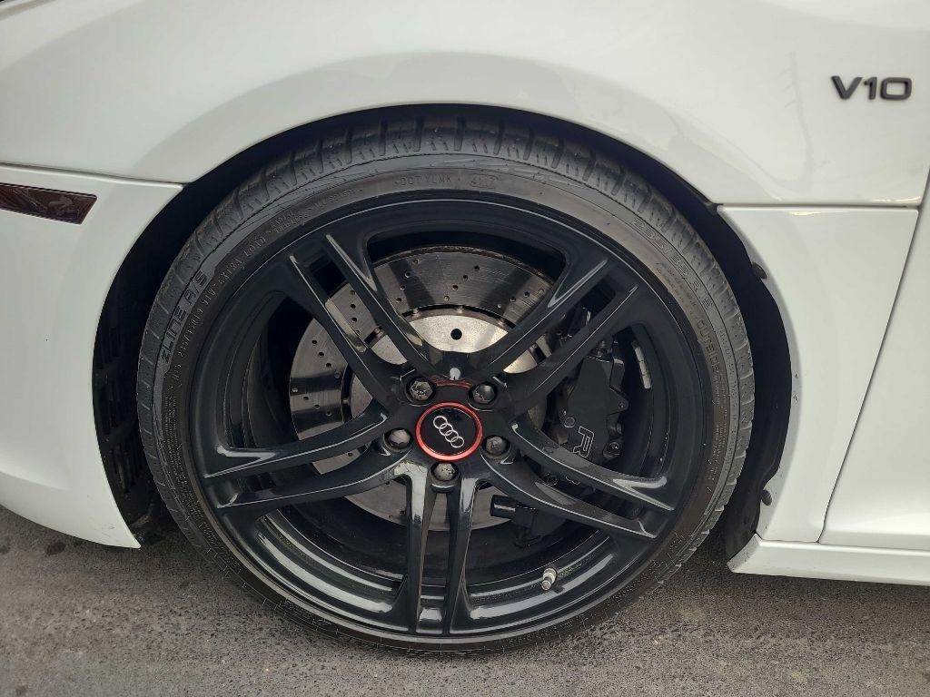 Audi R8 2dr Conv Auto quattro Spyder 5.2L 2012