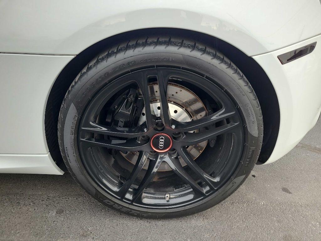 Audi R8 2dr Conv Auto quattro Spyder 5.2L 2012