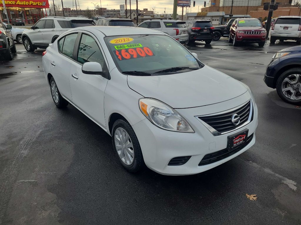 Nissan Versa 4dr Sdn CVT 1.6 SV 2013
